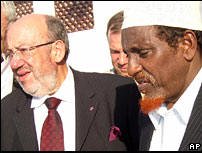 Louis Michel meets Sheikh Hassan Dahir Aweys, a UIC leader